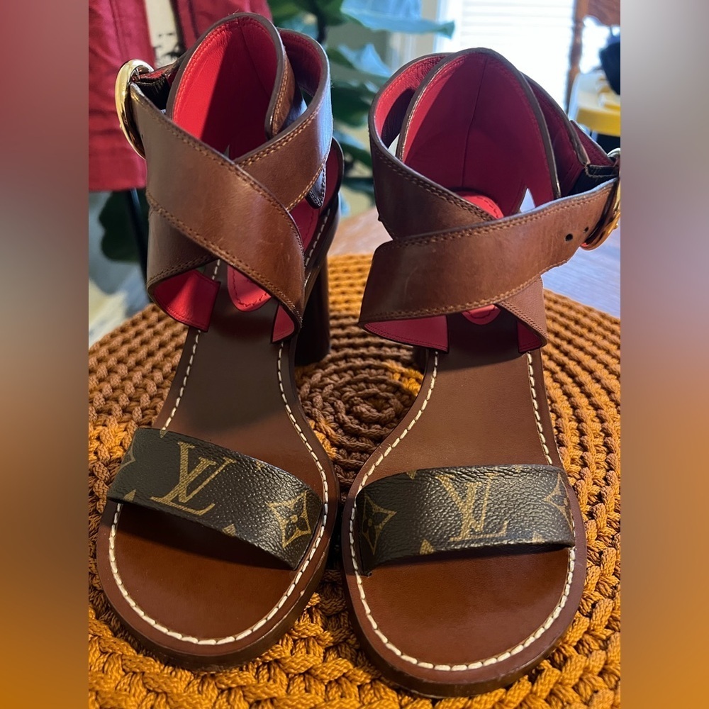 LOUIS VUITTON 
Calfskin Monogram Ocean Drive Heeled Sandals 37 Cognac - Picture 5 of 15